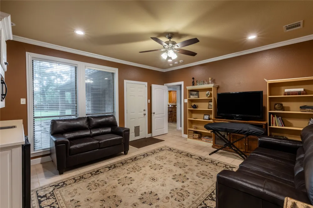 320 Rustic Oaks Combine, TX 75159