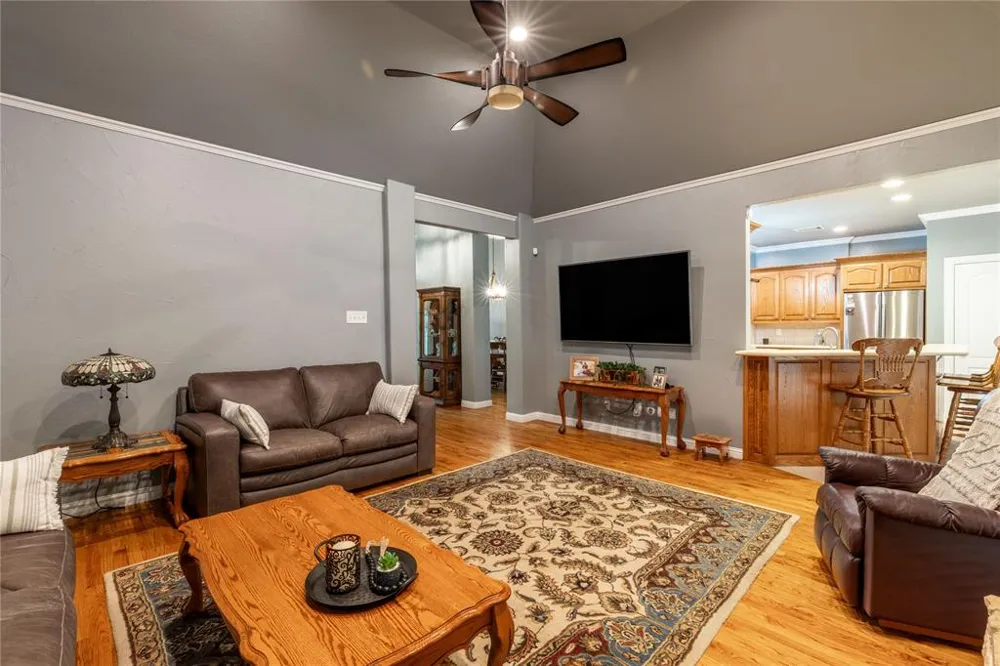320 Rustic Oaks Combine, TX 75159