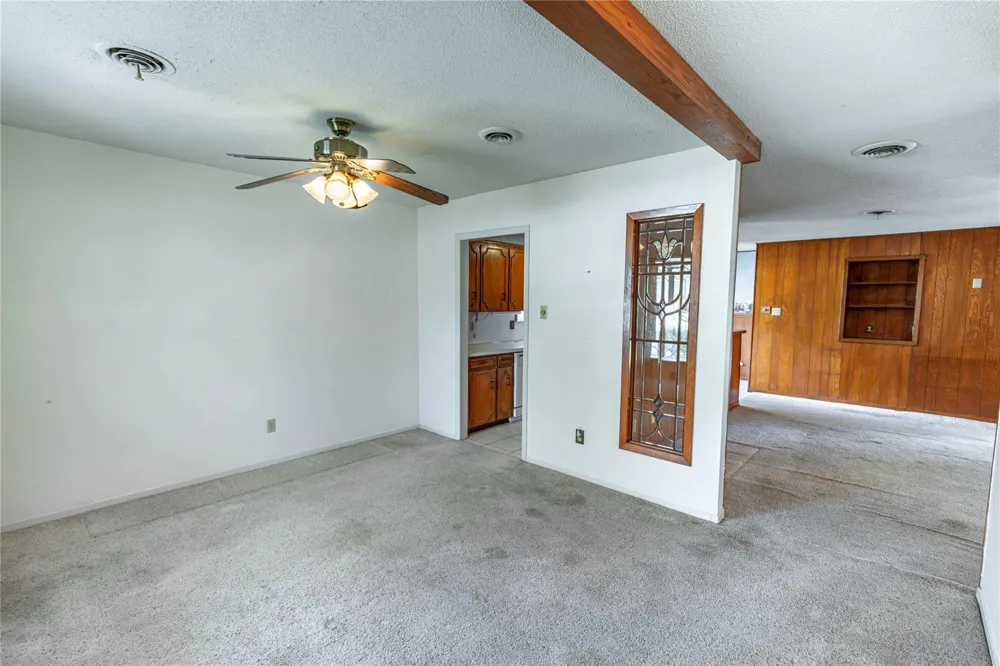 1092 South Holland Street Bellville, TX 77418