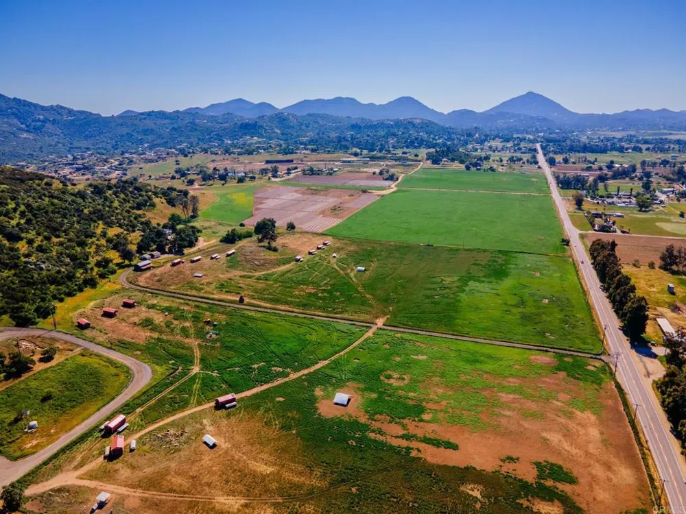 2342 Dye Road Ramona, CA 92065