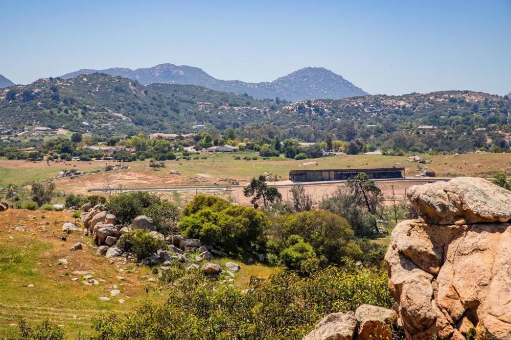 2342 Dye Road Ramona, CA 92065