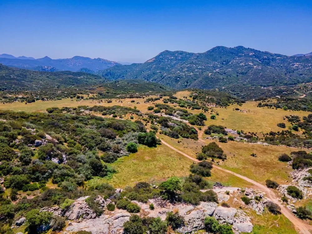 2342 Dye Road Ramona, CA 92065