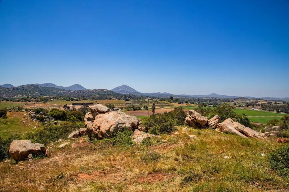 2342 Dye Road Ramona, CA 92065
