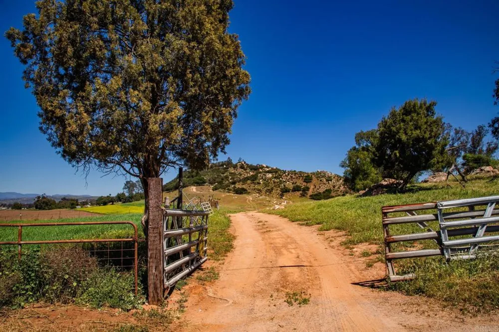2342 Dye Road Ramona, CA 92065