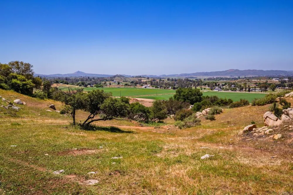 2342 Dye Road Ramona, CA 92065