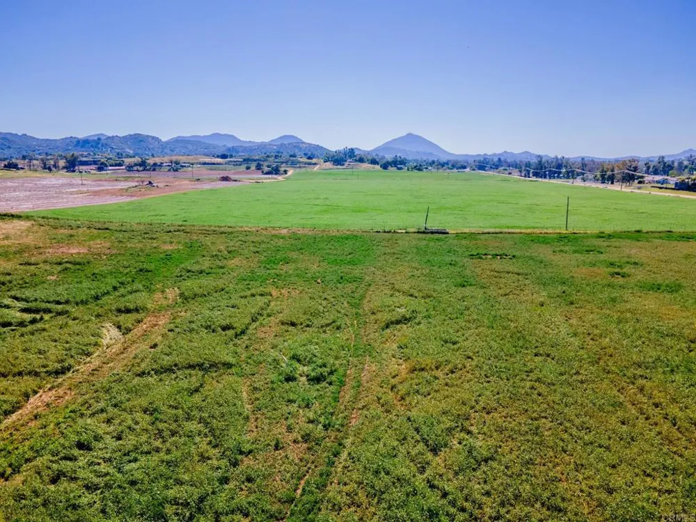 2342 Dye Road Ramona, CA 92065