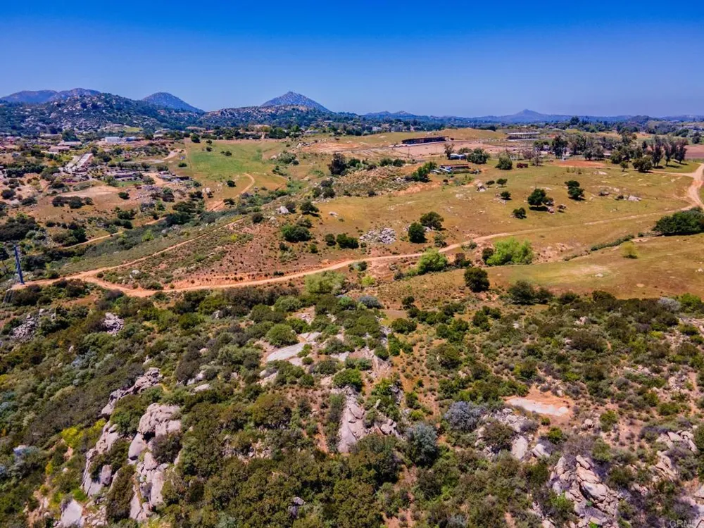 2342 Dye Road Ramona, CA 92065