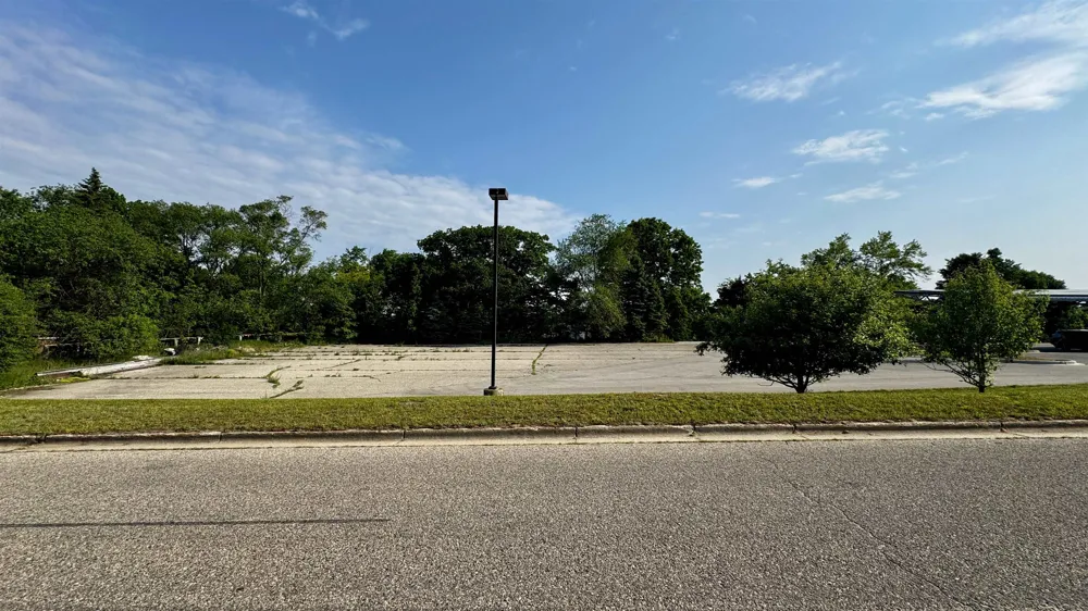 208 Robertson Street Cadillac City, MI 49601