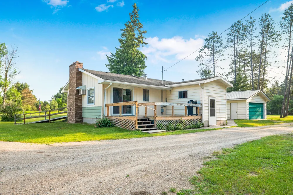 7873 River Rd Evart, MI 49631