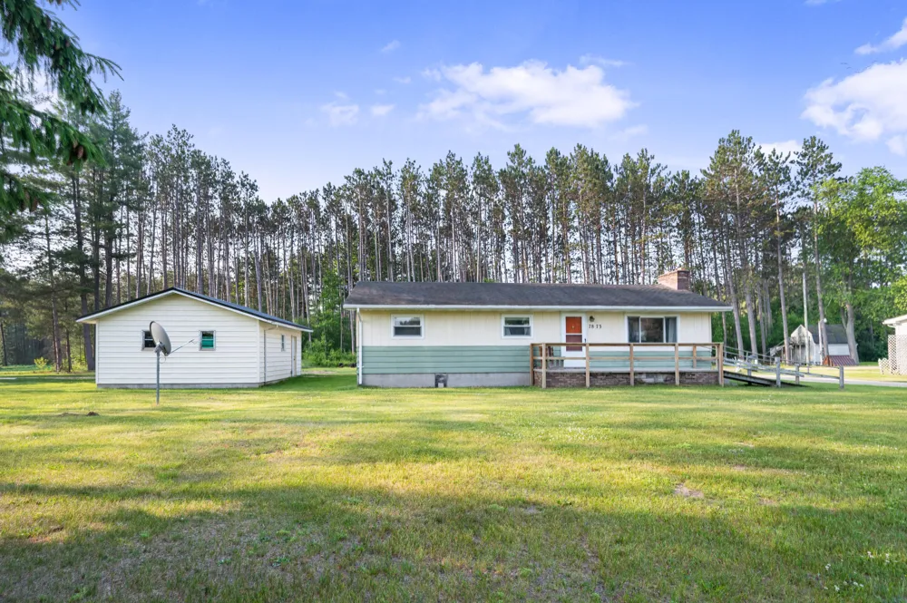 7873 River Rd Evart, MI 49631