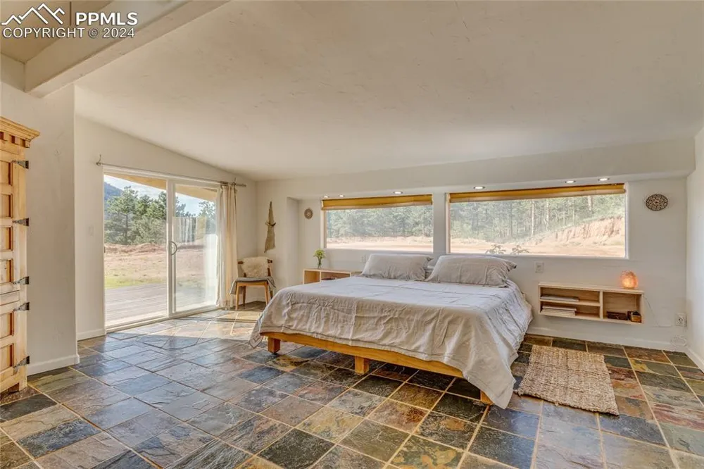 11150 W Highway 24 Crystola, CO 80819