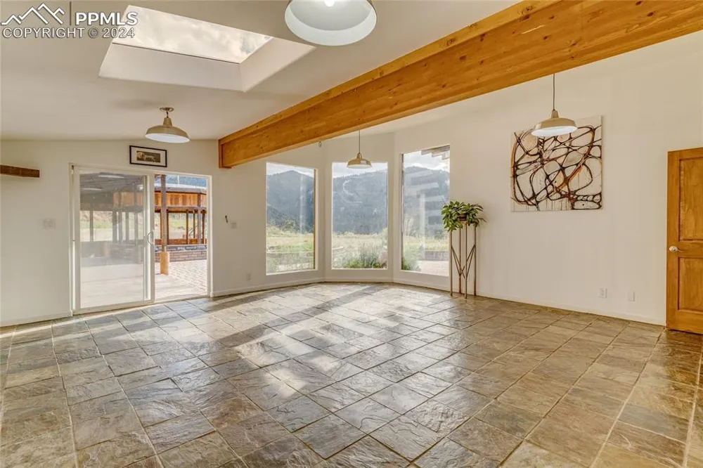 11150 W Highway 24 Crystola, CO 80819