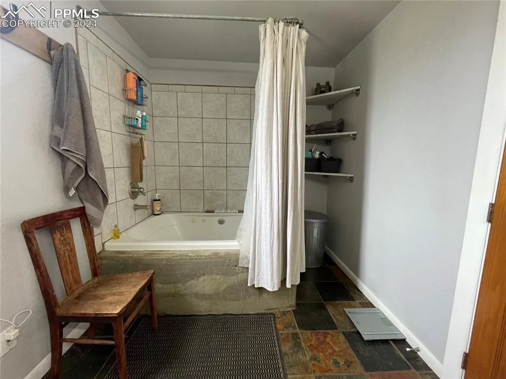 11150 W Highway 24 Crystola, CO 80819