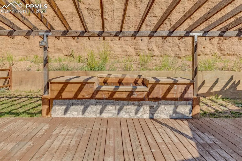 11150 W Highway 24 Crystola, CO 80819