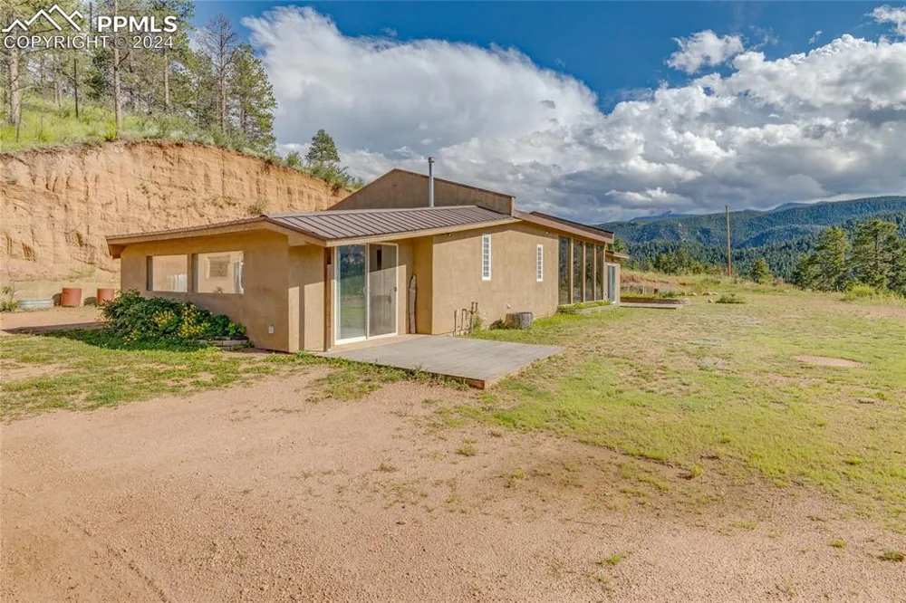 11150 W Highway 24 Crystola, CO 80819