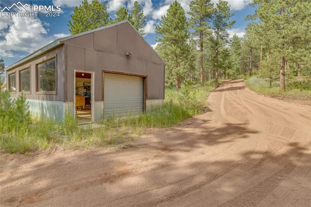 11150 W Highway 24 Crystola, CO 80819