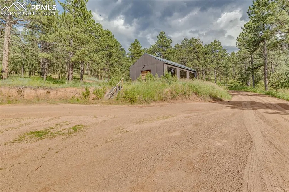11150 W Highway 24 Crystola, CO 80819
