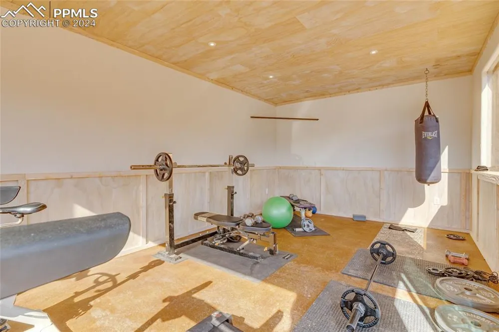 11150 W Highway 24 Crystola, CO 80819