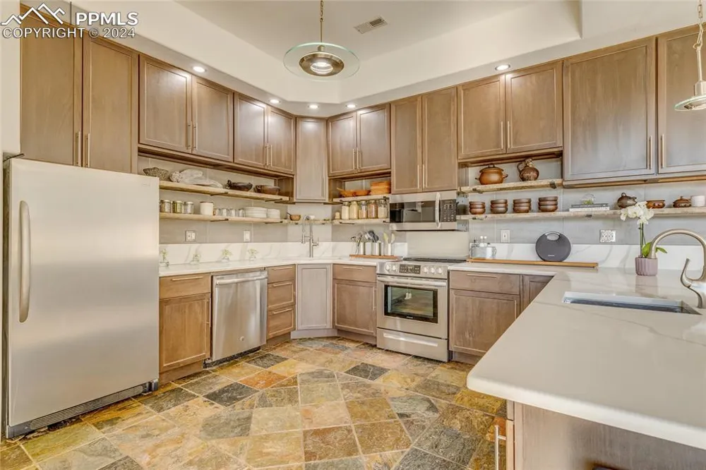 11150 W Highway 24 Crystola, CO 80819