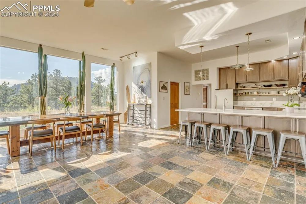 11150 W Highway 24 Crystola, CO 80819