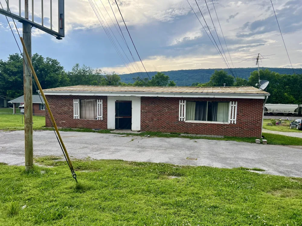 427 Medlin Pike Evensville, TN 37332