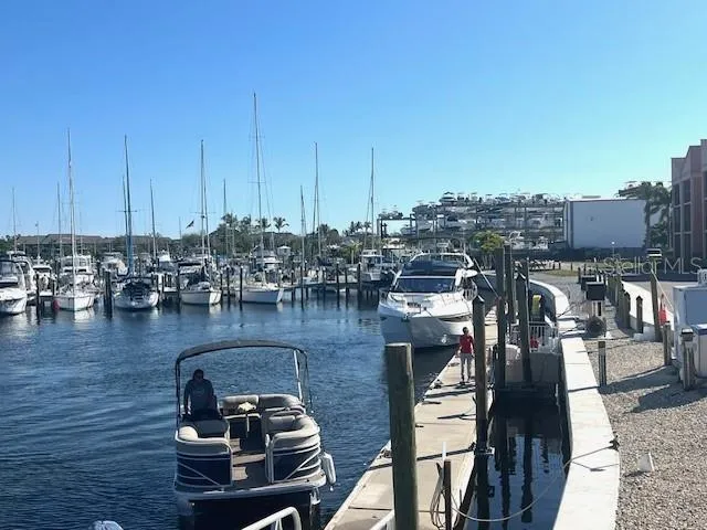 3270 SOUTHSHORE DRIVE #72B Punta Gorda, FL 33955