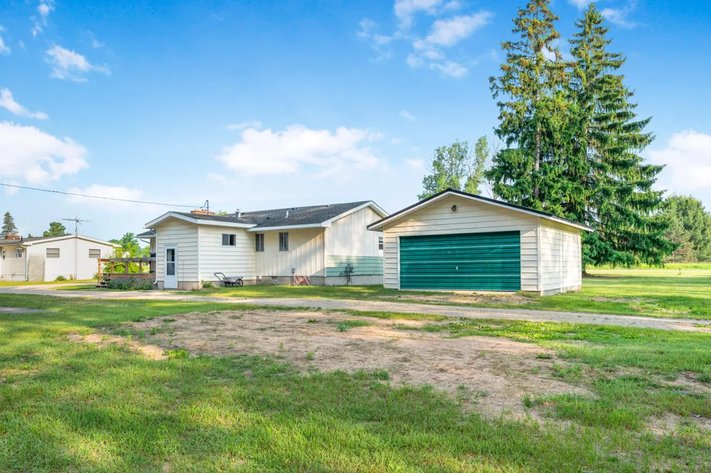 7873 River Rd Osceola Township, MI 49631