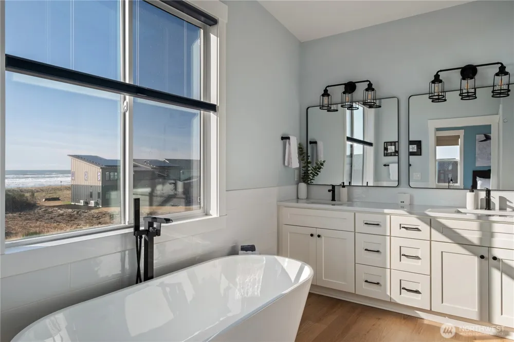 1288 Cohasset Crest Westport, WA 98595