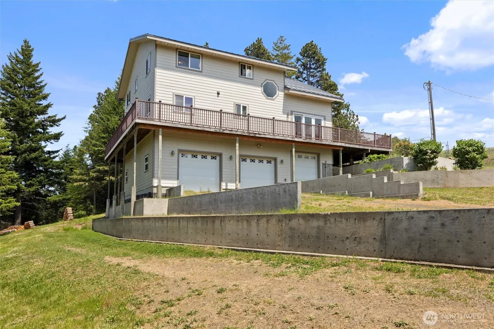 6379 Lewis Peak Road Waitsburg, WA 99361