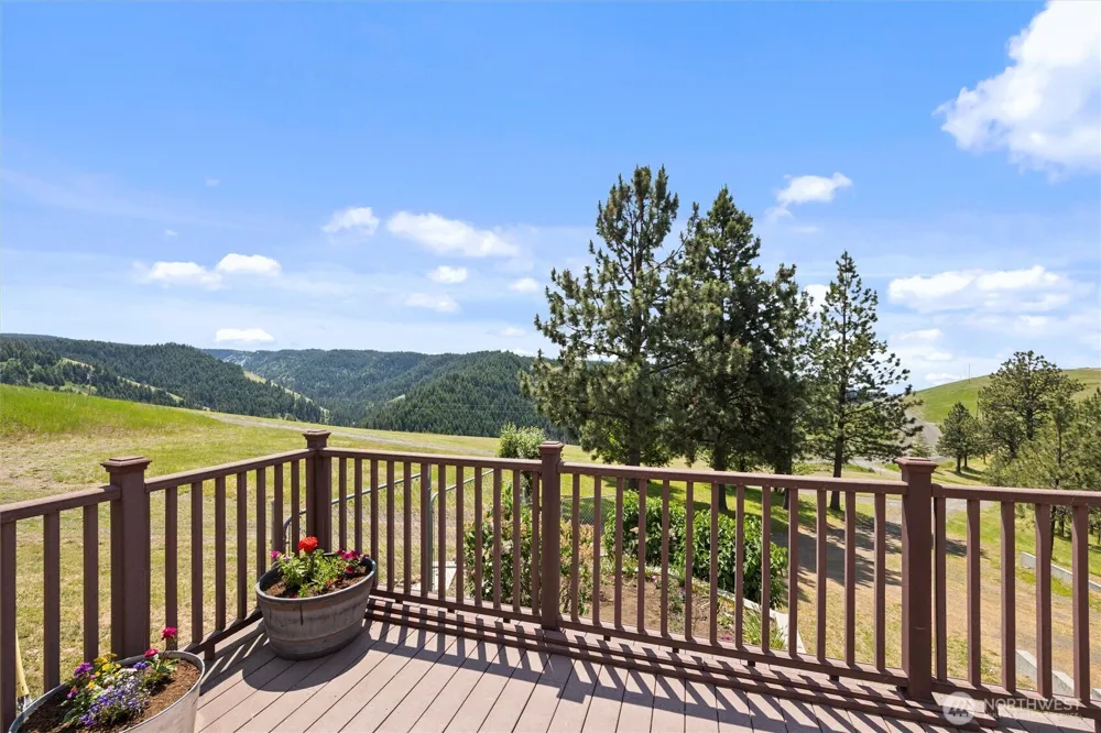 6379 Lewis Peak Road Waitsburg, WA 99361