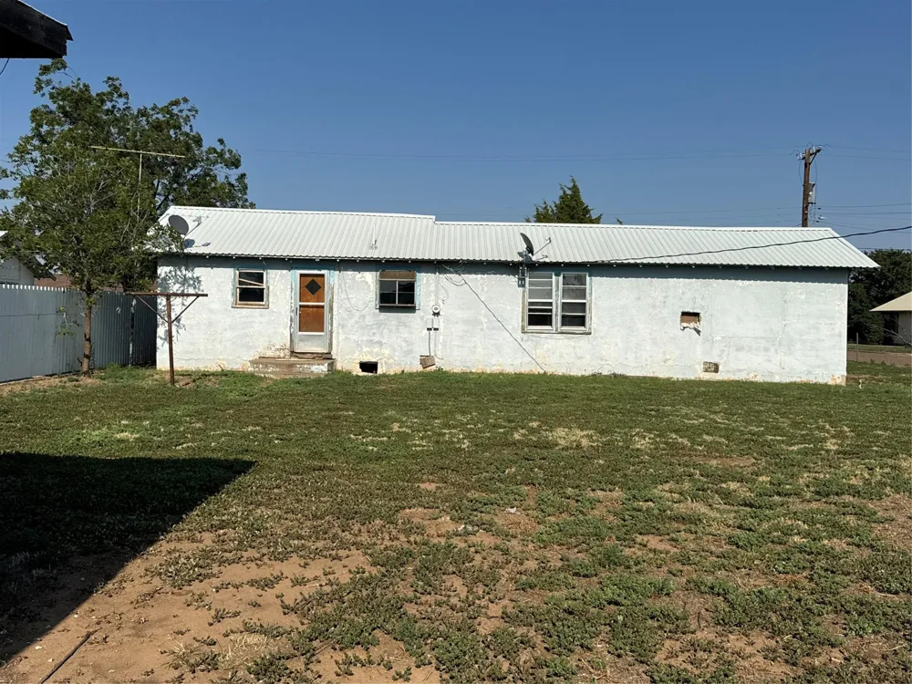 1709 E 2nd Street Petersburg, TX 79250