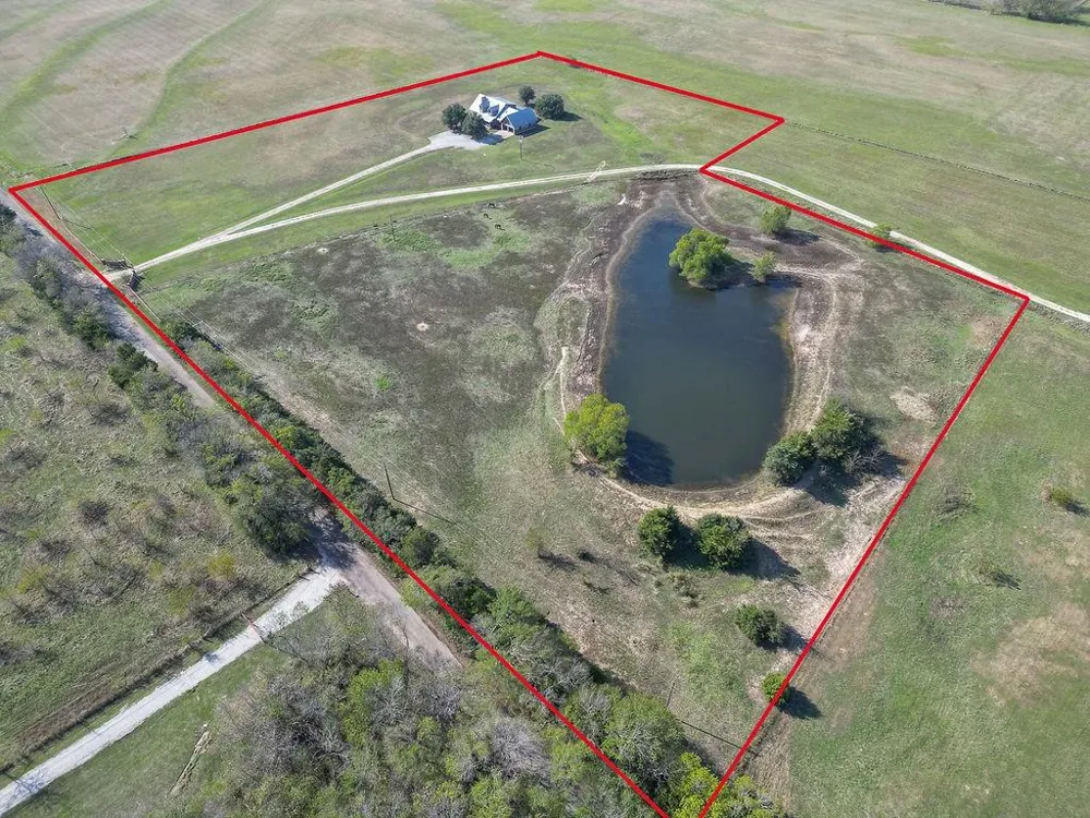 411 Rs County Road 4525 Point, TX 75472