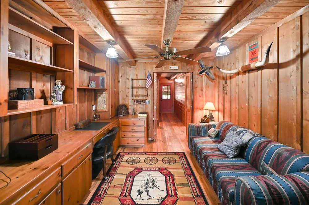 411 Rs County Road 4525 Point, TX 75472