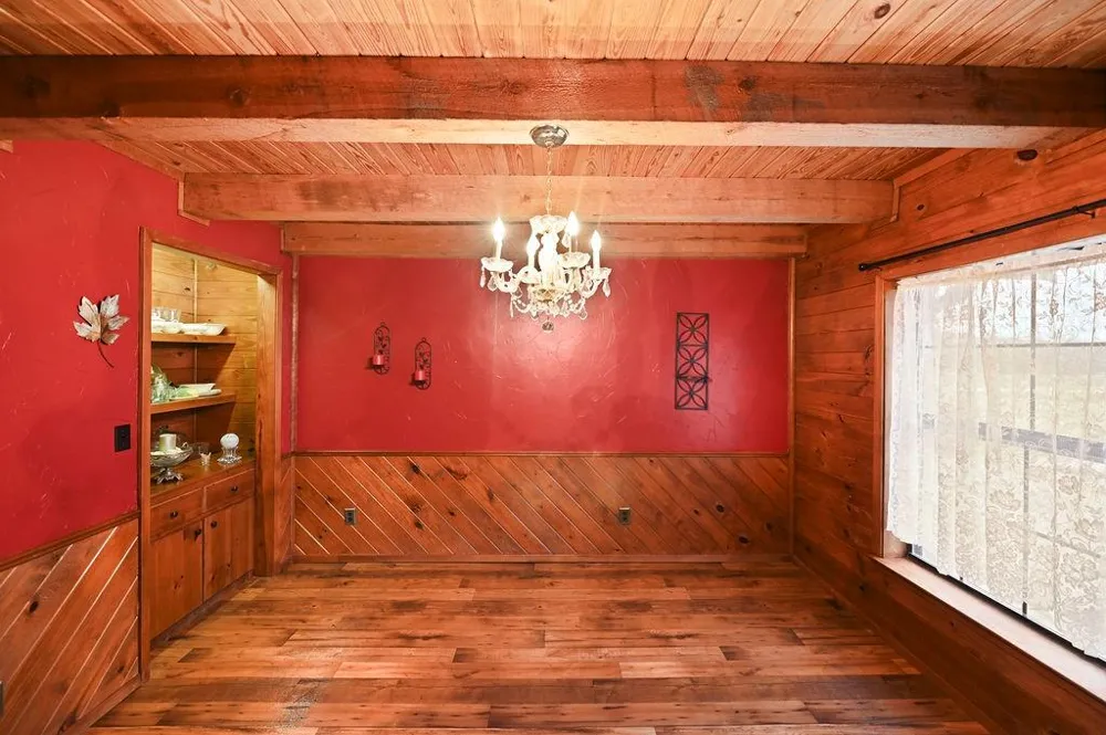 411 Rs County Road 4525 Point, TX 75472