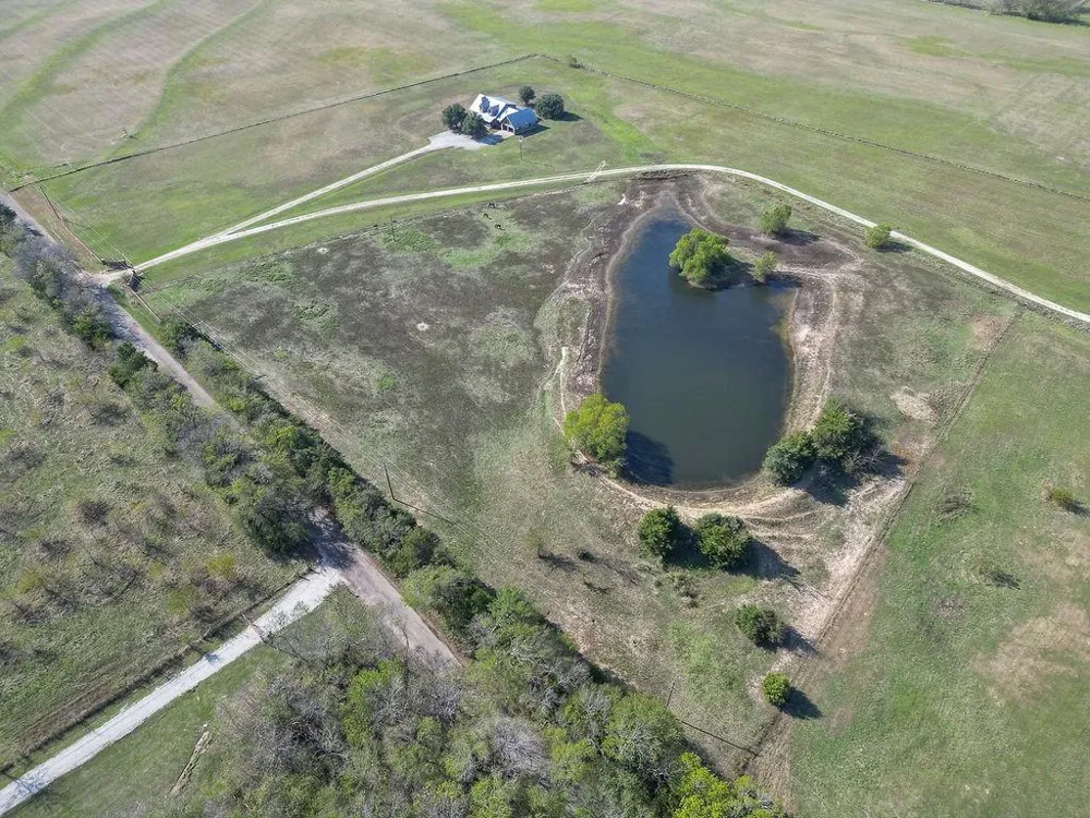 411 Rs County Road 4525 Point, TX 75472