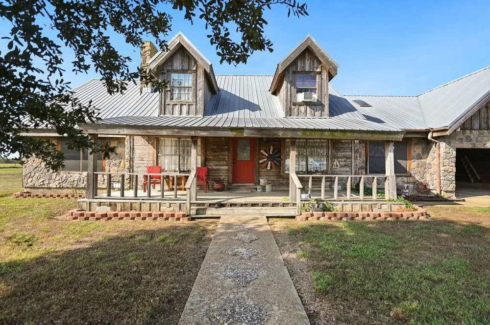 411 Rs County Road 4525 Point, TX 75472