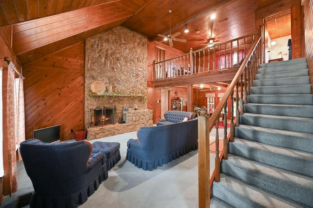 411 Rs County Road 4525 Point, TX 75472