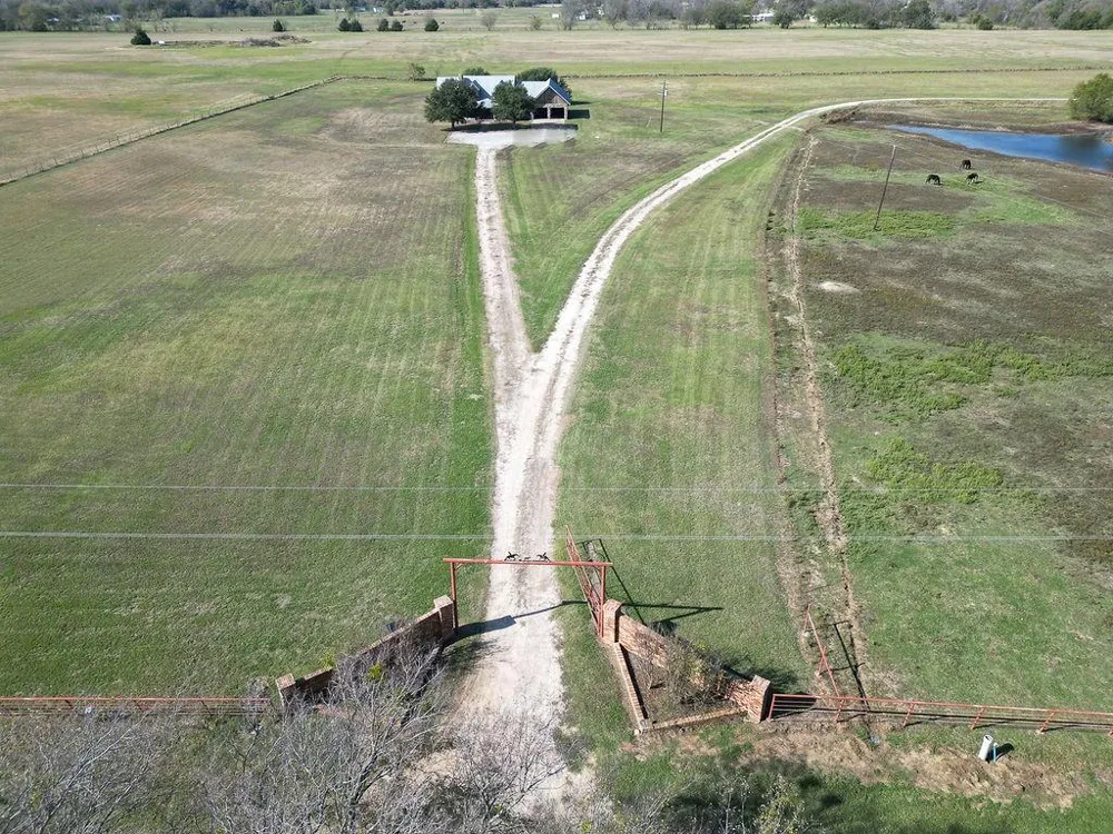 411 Rs County Road 4525 Point, TX 75472