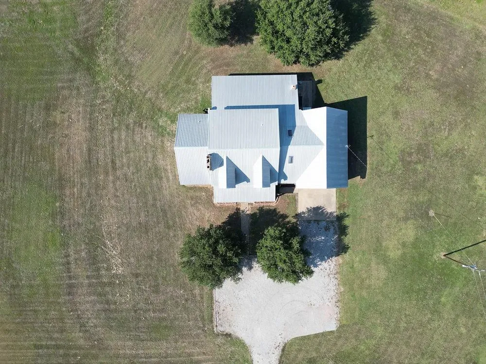 411 Rs County Road 4525 Point, TX 75472