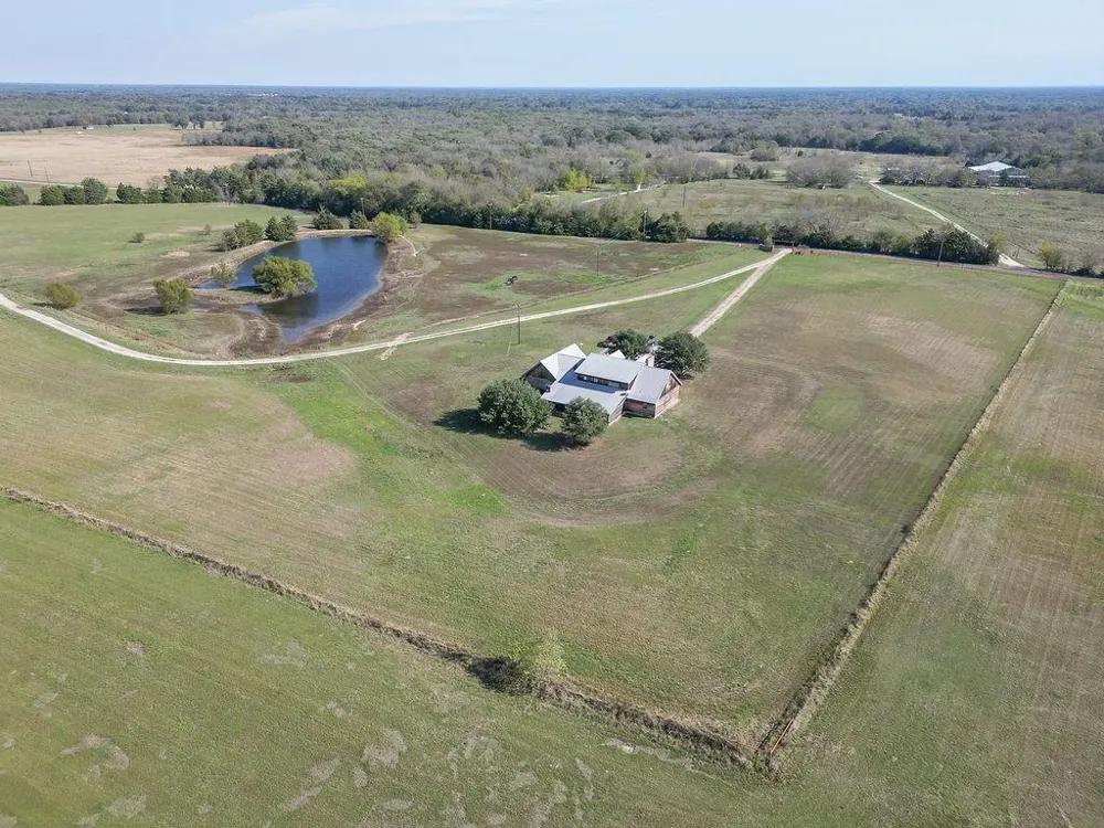 411 Rs County Road 4525 Point, TX 75472