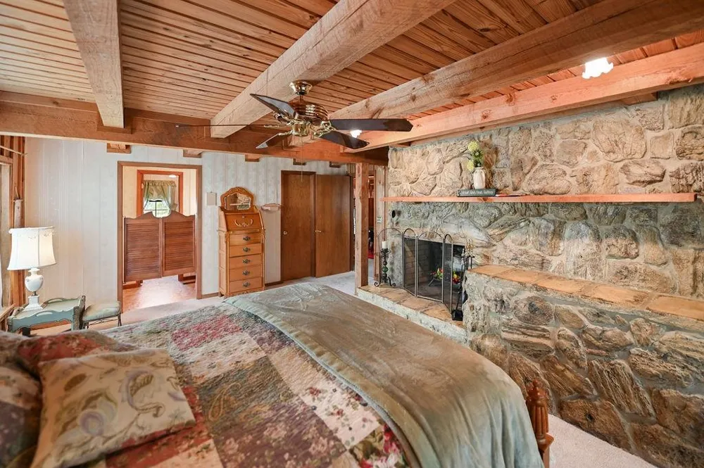 411 Rs County Road 4525 Point, TX 75472