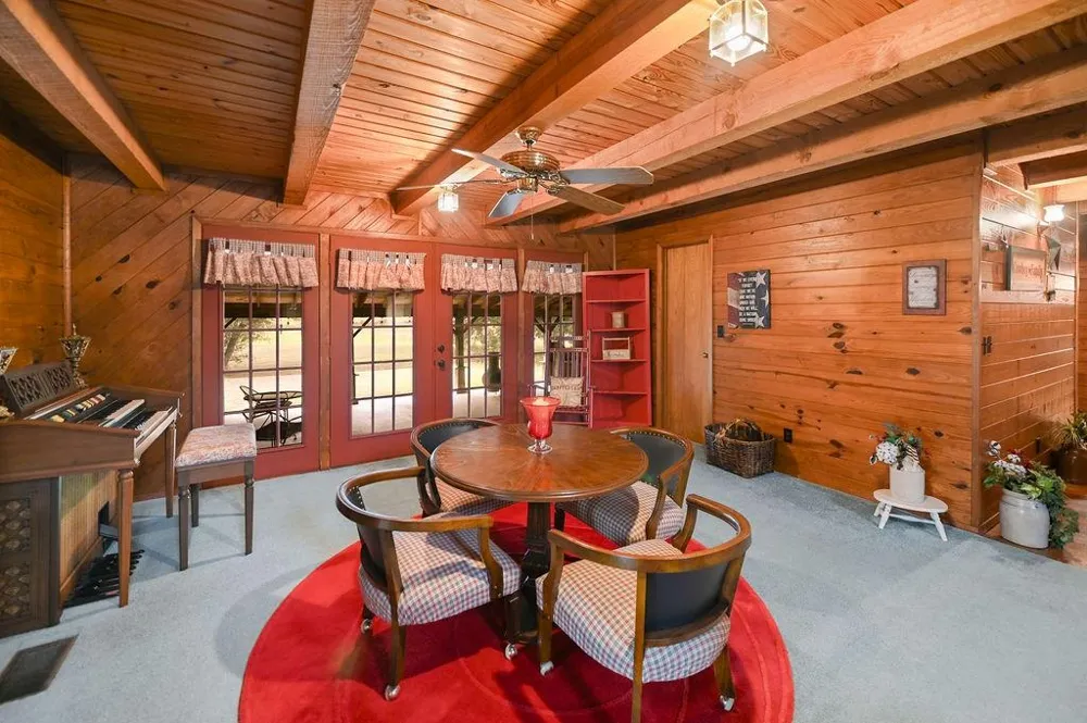 411 Rs County Road 4525 Point, TX 75472