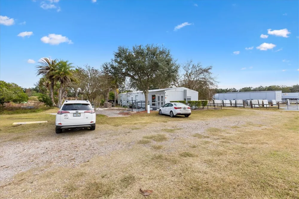10973 US HIGHWAY 301 Oxford, FL 34484