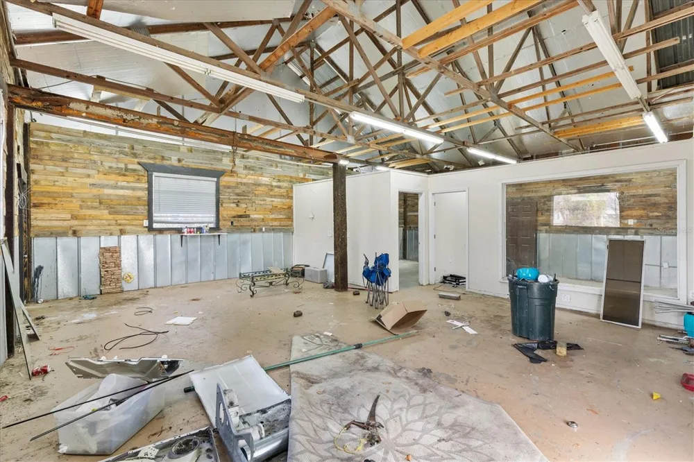 10973 US HIGHWAY 301 Oxford, FL 34484