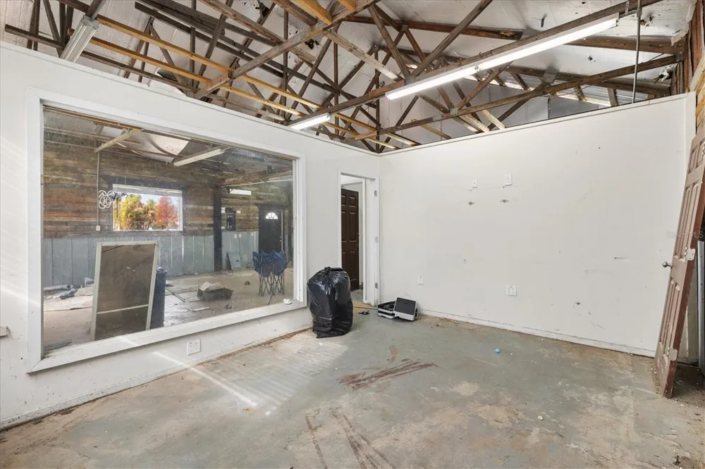 10973 US HIGHWAY 301 Oxford, FL 34484