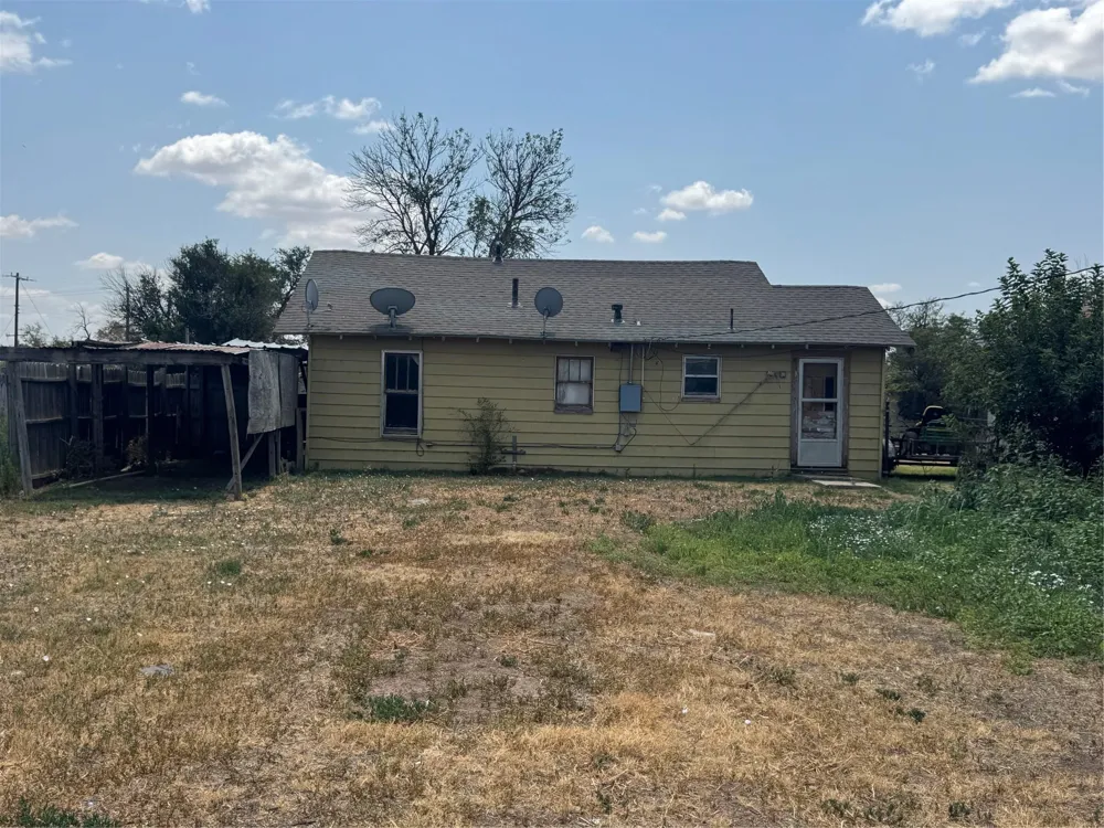 115 E Hallie Street Floydada, TX 79235