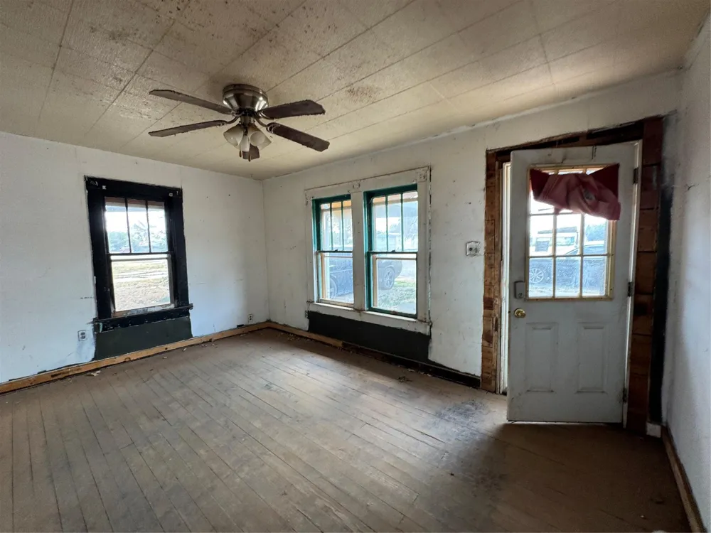 115 E Hallie Street Floydada, TX 79235