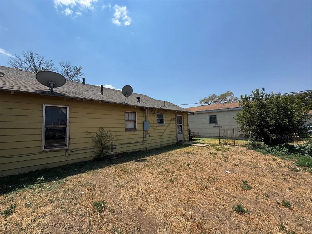 115 E Hallie Street Floydada, TX 79235