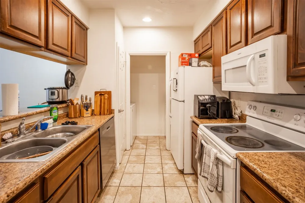 807 W 25th Street #102 Austin, TX 78705