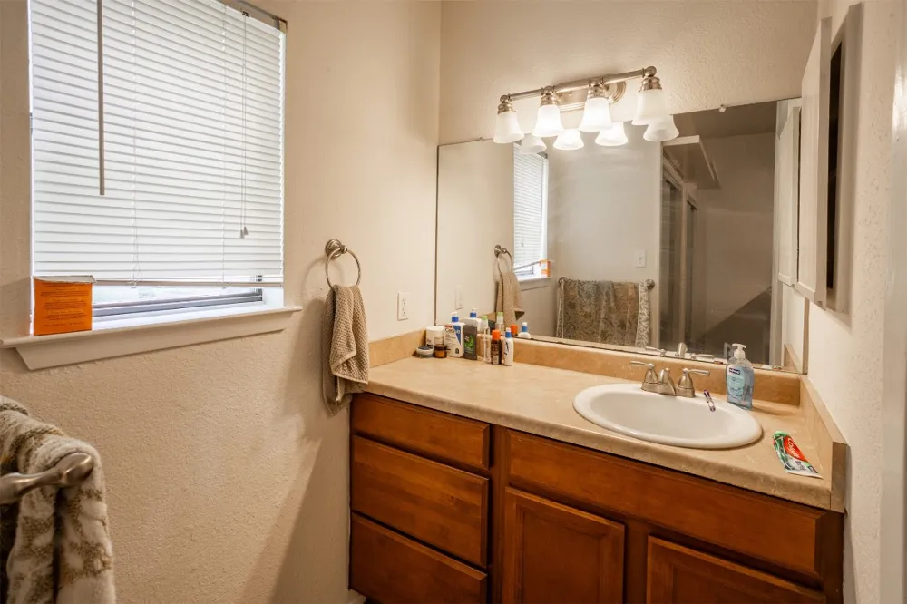 807 W 25th Street #102 Austin, TX 78705